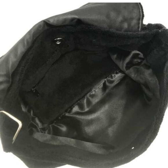 CHANEL VIP Crossbody Messenger Bag – Limited Edition - Picture 9 of 16